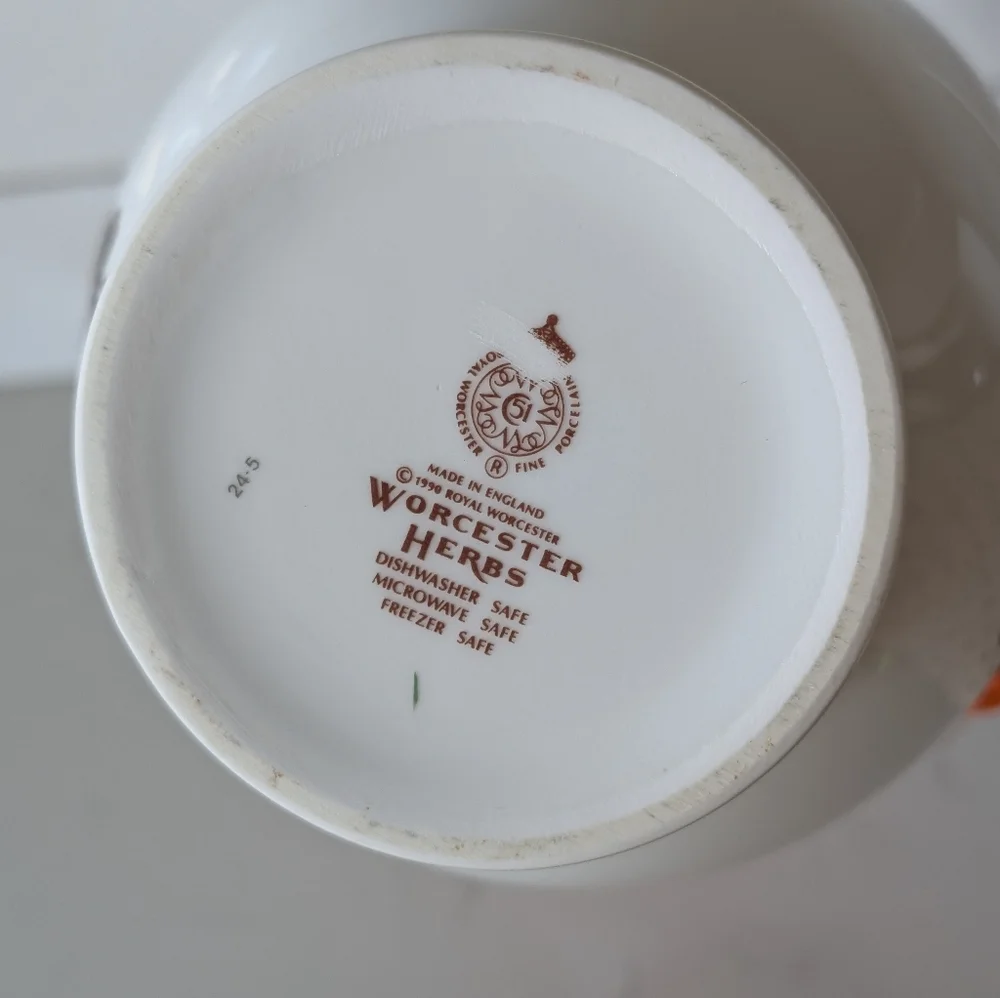 Royal Worcester Herbs Porcelain Butterfly Sage Wild Thyme Flower Vase 9